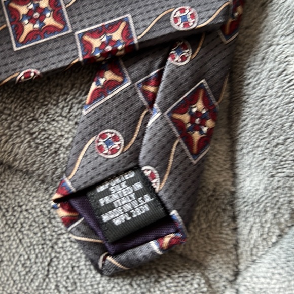 Designer Ties Set of 3! - Picture 5 of 11